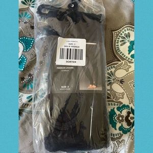 NWT Torrid Black Stirrup Leggings size 3